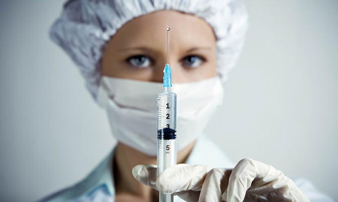 Read more about the article В Україні щороку десятки дітей раптово вмирають через кілька годин, днів після вакцинації